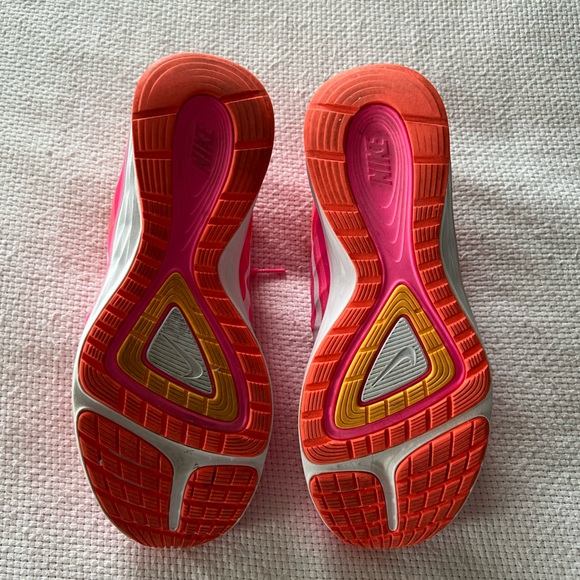 Woman’s Nike Dual Fusion X2 Pink Size 10 Almost New - Picture 5 of 9